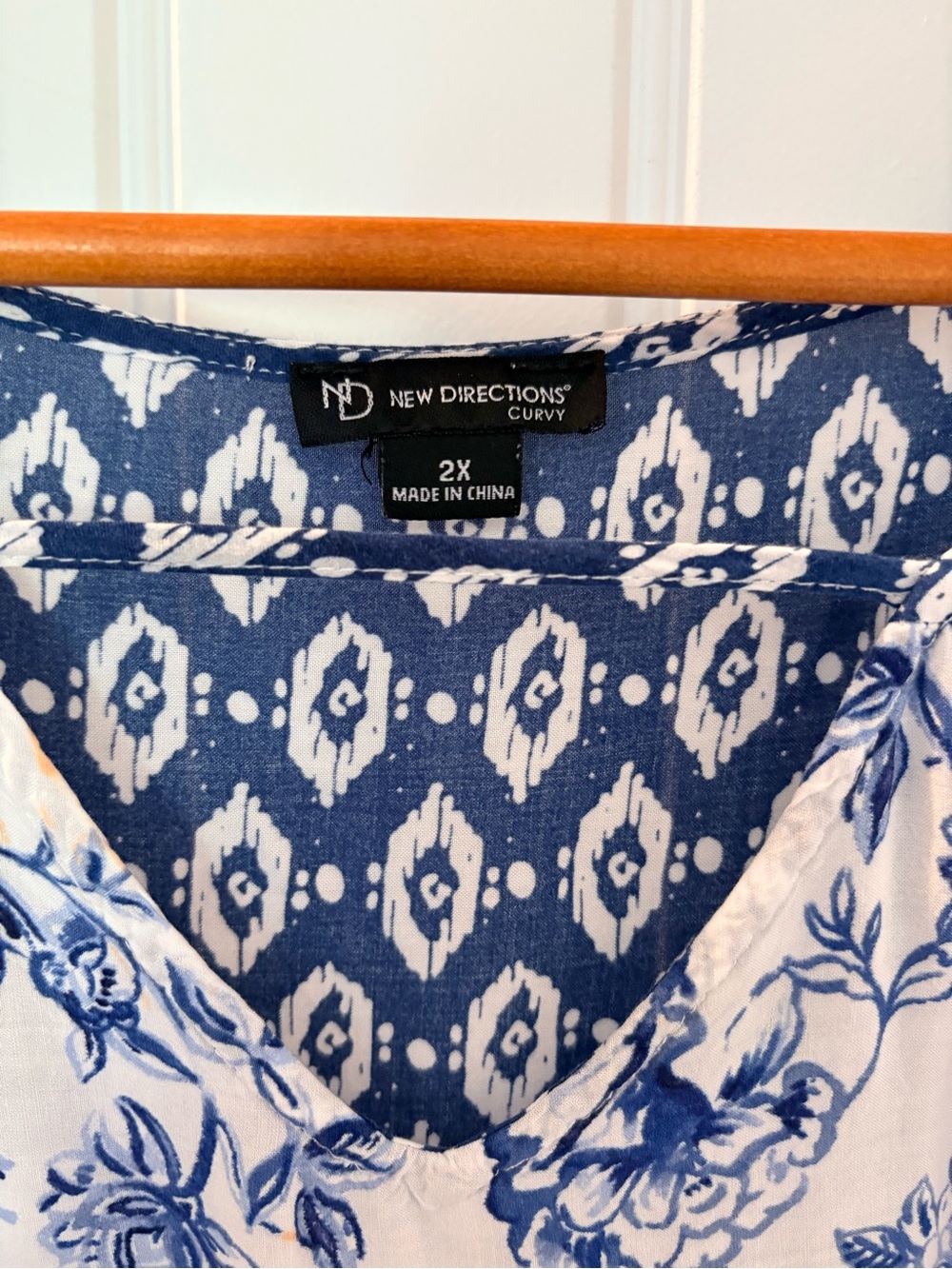 New Directions Curvy Blue & White Printed Top